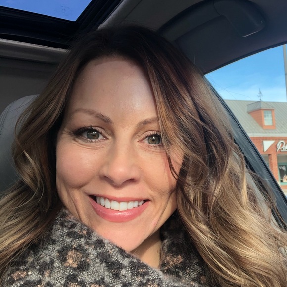 Meet your Posher, Jo - Picture 2 of 8